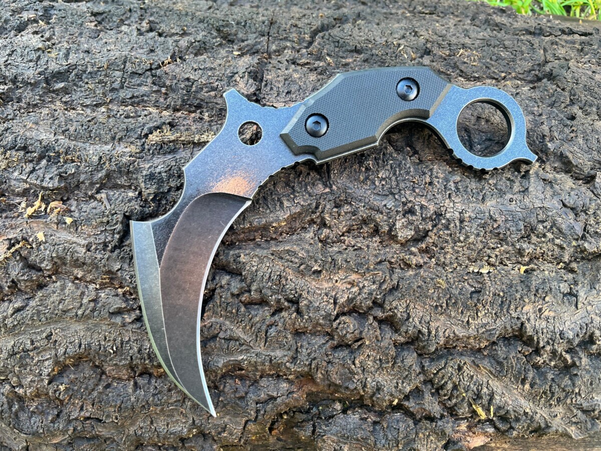 IMG_6677-1.jpg Karambit Tactique D2 Courbe de Contrôle – Étui Kydex