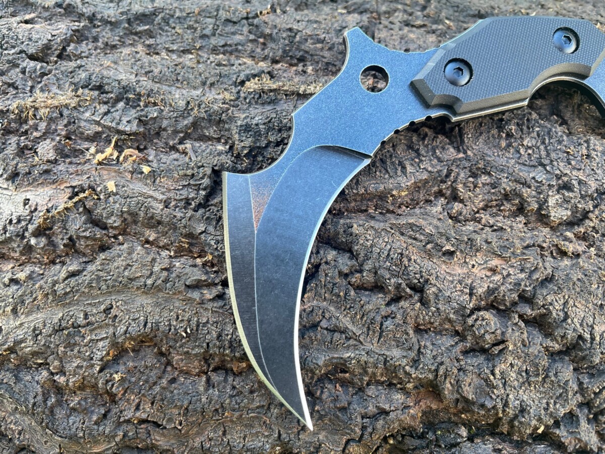 IMG_6678-1.jpg Karambit Tactique D2 Courbe de Contrôle – Étui Kydex