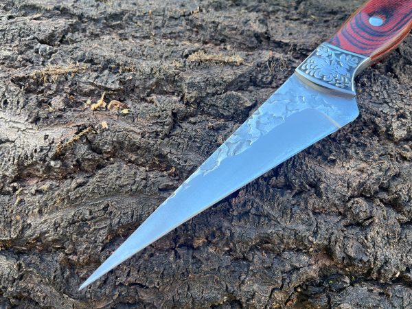 Couteau de découpe acier - lame martelée vendetta des Jos - pointe fine - étui