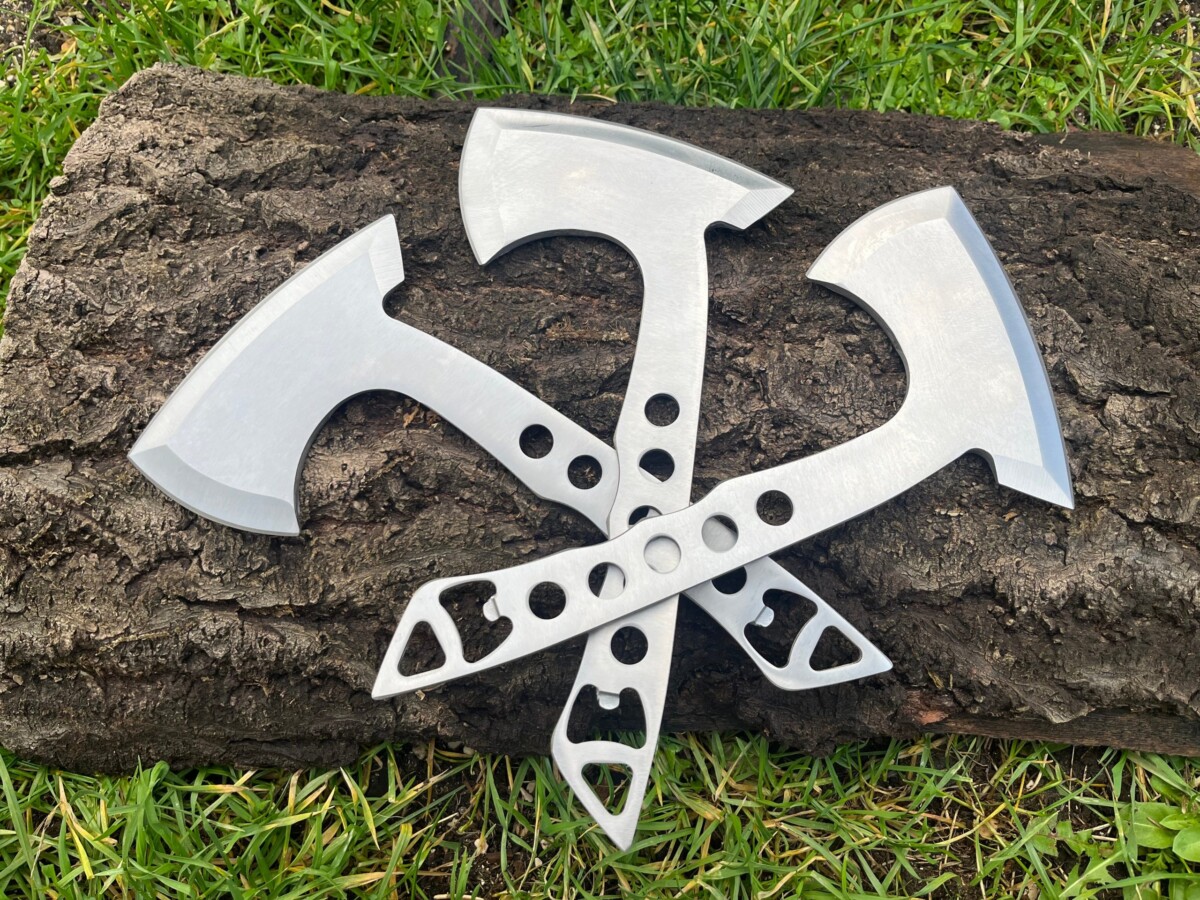 Set de 3 hachettes de lancer acier 440