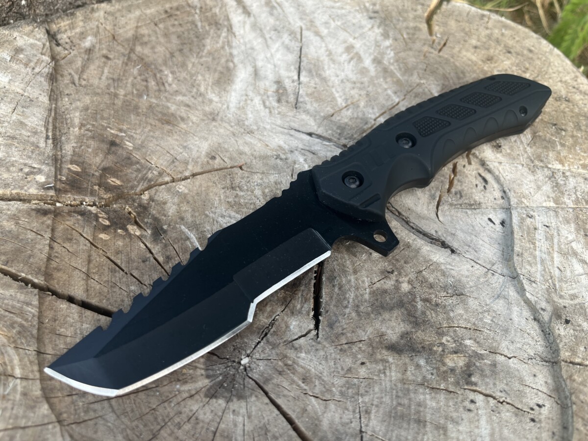 Couteau Fixe Tanto lame noire avec manche texturé