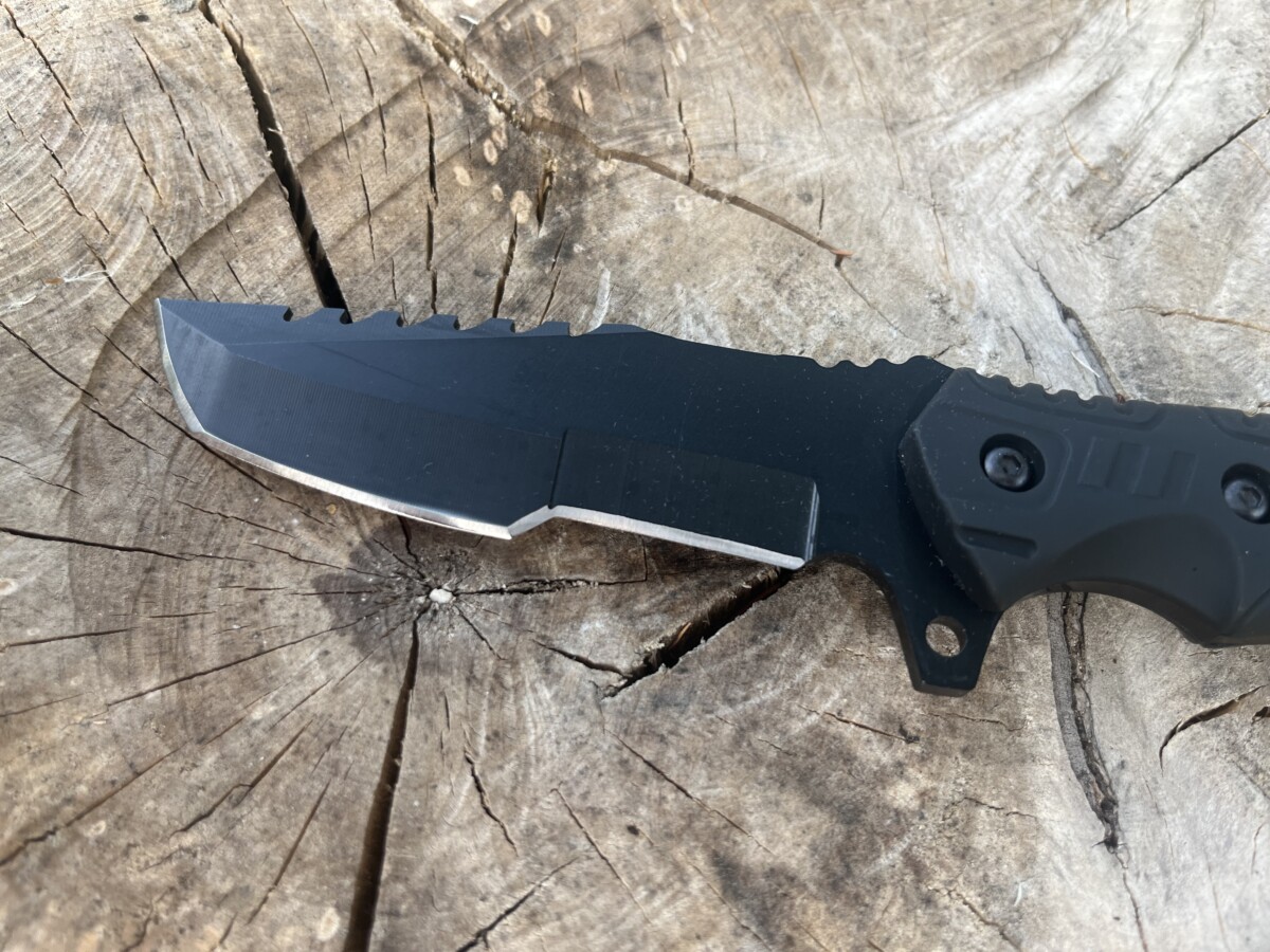 Couteau Fixe Tanto lame noire avec manche texturé