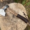 IMG_8657 hache templiere forgee LLF 43 cm acier 1055 gravure Deus Vult
