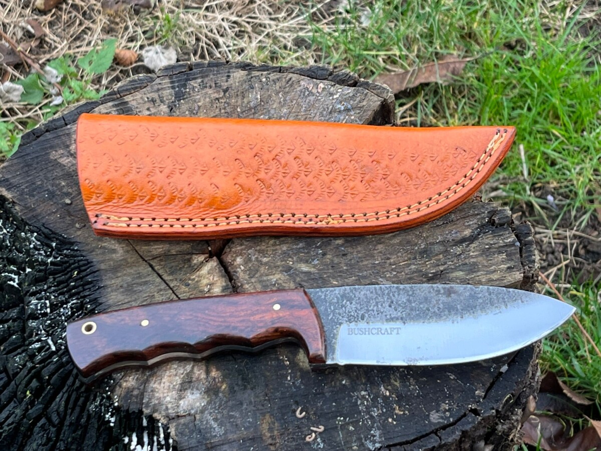 IMG_9623 couteau bushcraft LLF 24,5cm acier D2 manche bois de rose étui cuir vue principale