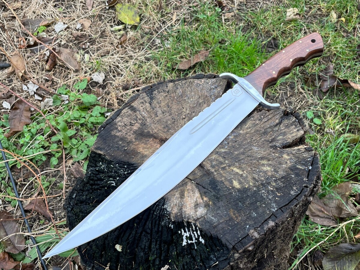 couteau bowie LLF 47,5cm acier carbone poli manche bois de rose étui cuir