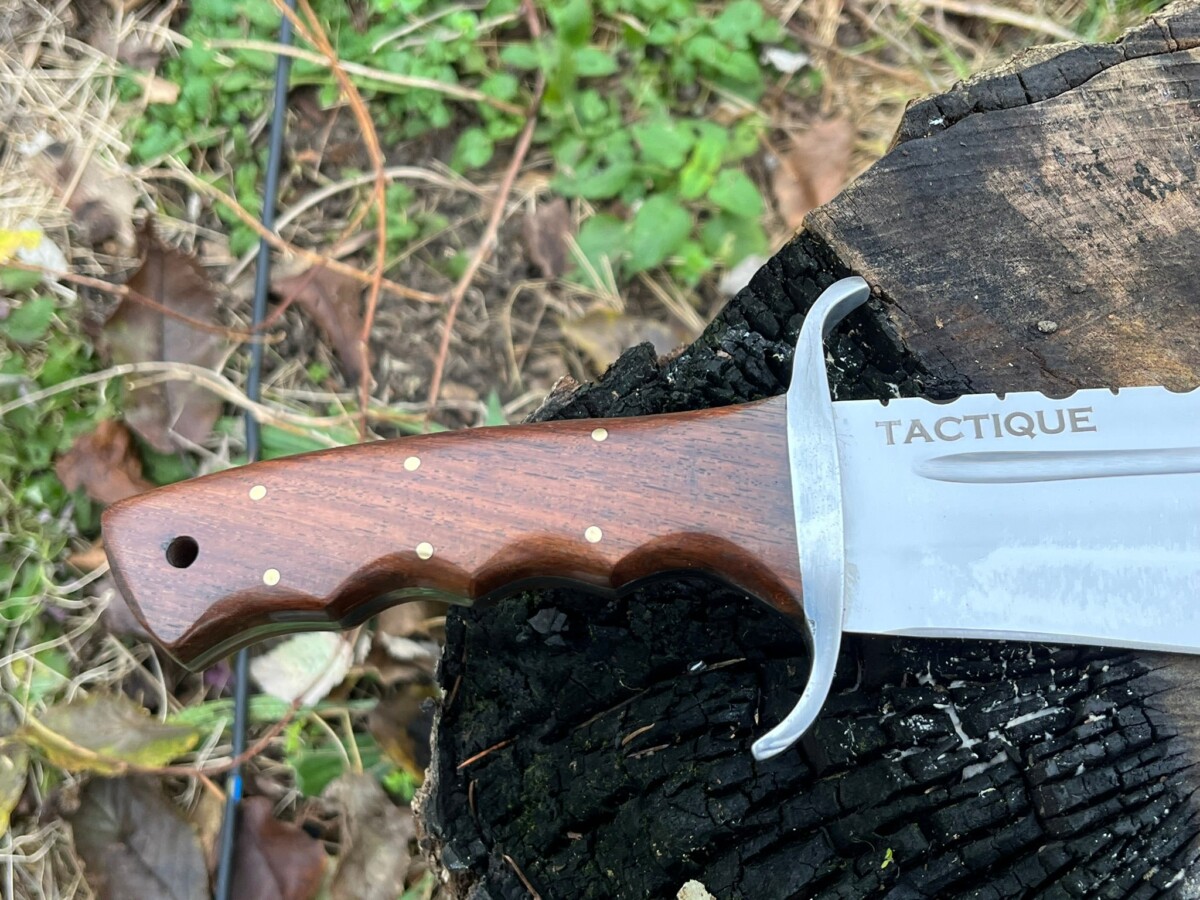 couteau bowie LLF 47,5cm acier carbone poli manche bois de rose étui cuir