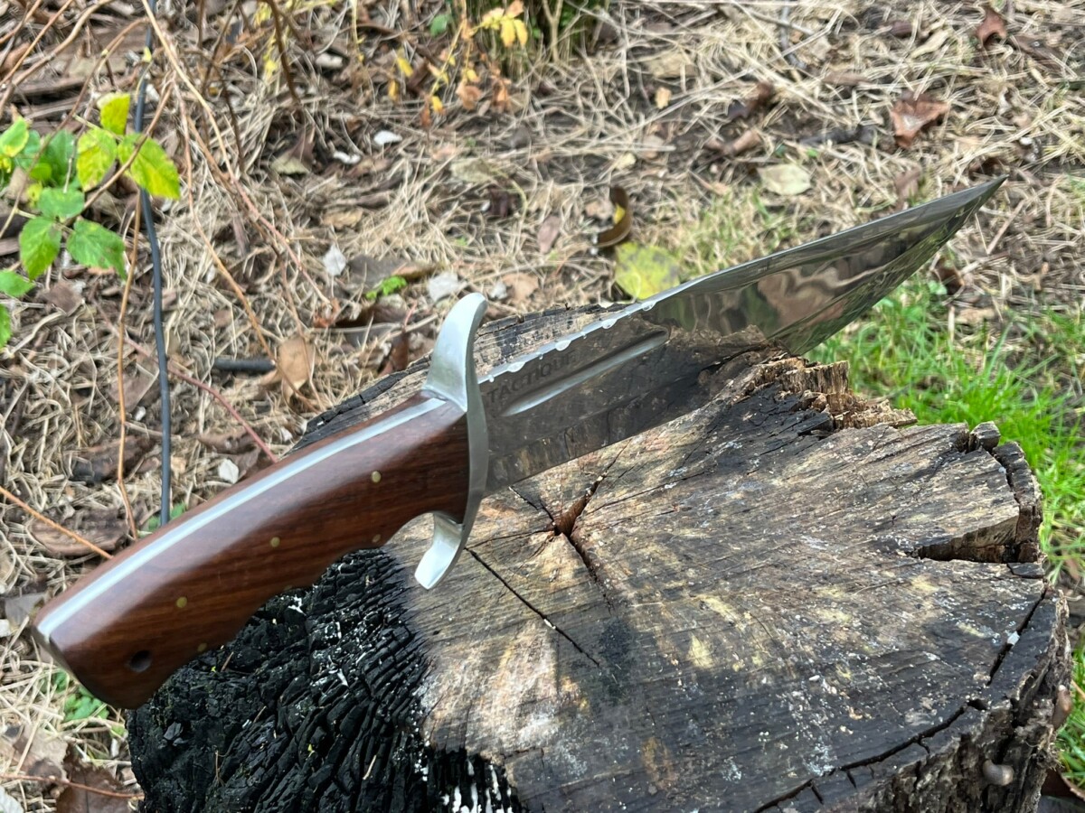 couteau bowie LLF 47,5cm acier carbone poli manche bois de rose étui cuir