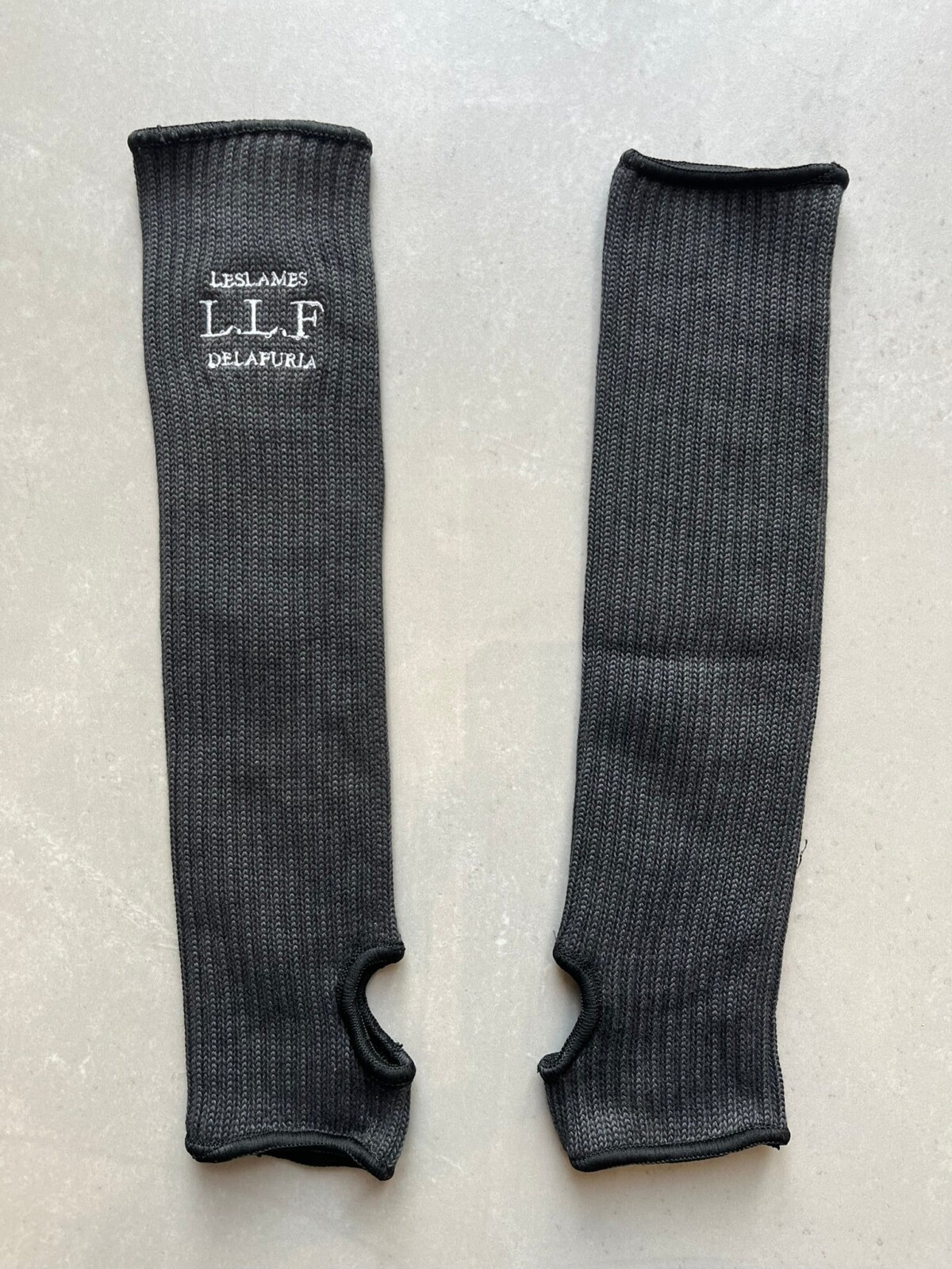 IMG_9847_650a068c-ef5f-448f-8e33-08693e4e27b7 Paire de manchettes pare lame niveau 4