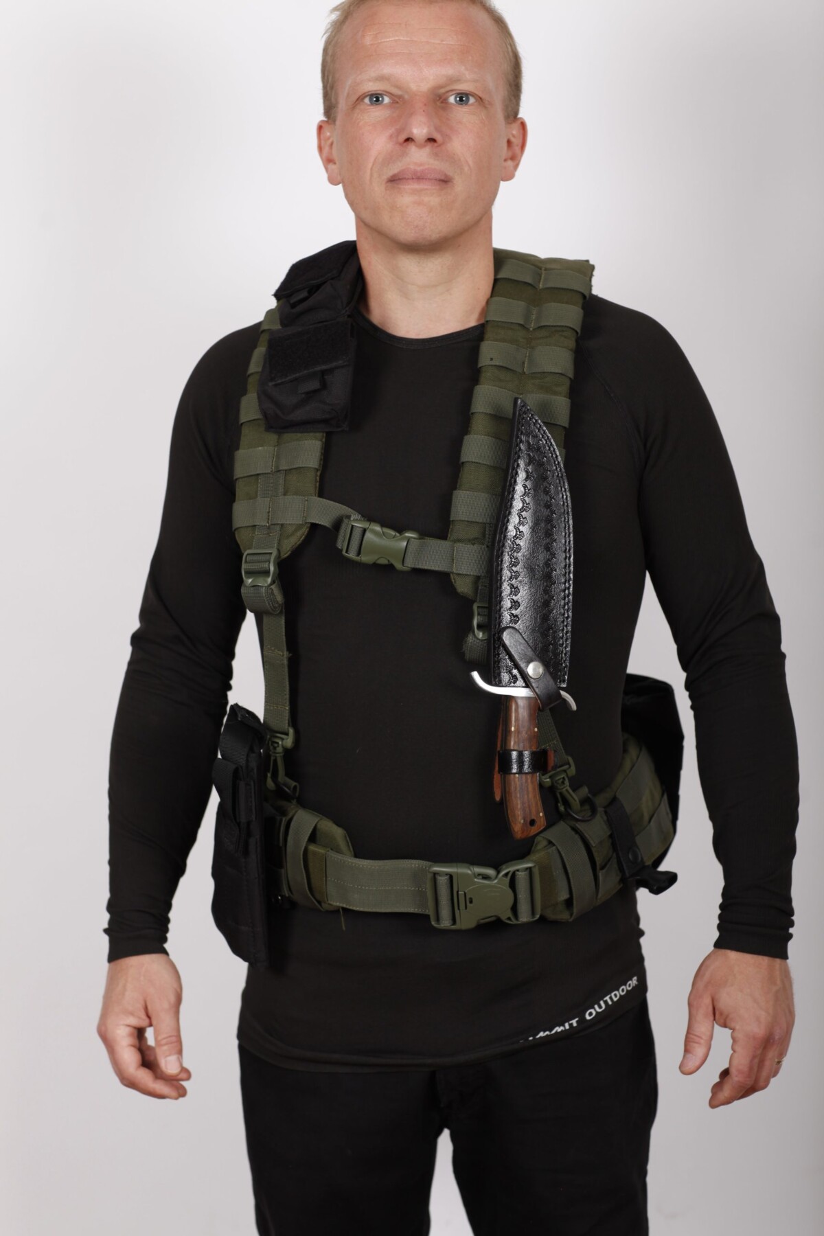 MG_8213-1.jpg Couteau bowie tactique forgé LLF 35cm étui cuir MOLLE