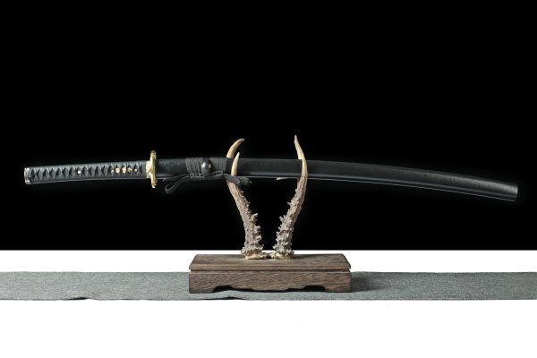 1 Katana Shadow Line – Lame 72 cm – Acier 1045 – Full Tang – Finition Noir & Or