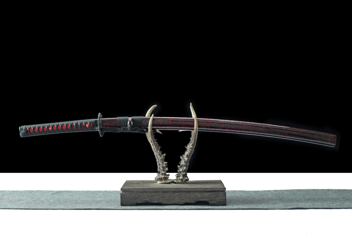 1(6) Katana LLF Blood Shadow – Acier T10 – Lame 72 cm – Full Tang – Trempe à l’huile