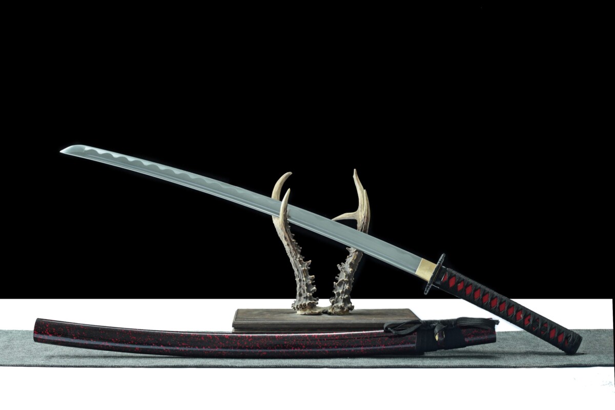 4(6) Katana LLF Blood Shadow – Acier T10 – Lame 72 cm – Full Tang – Trempe à l’huile