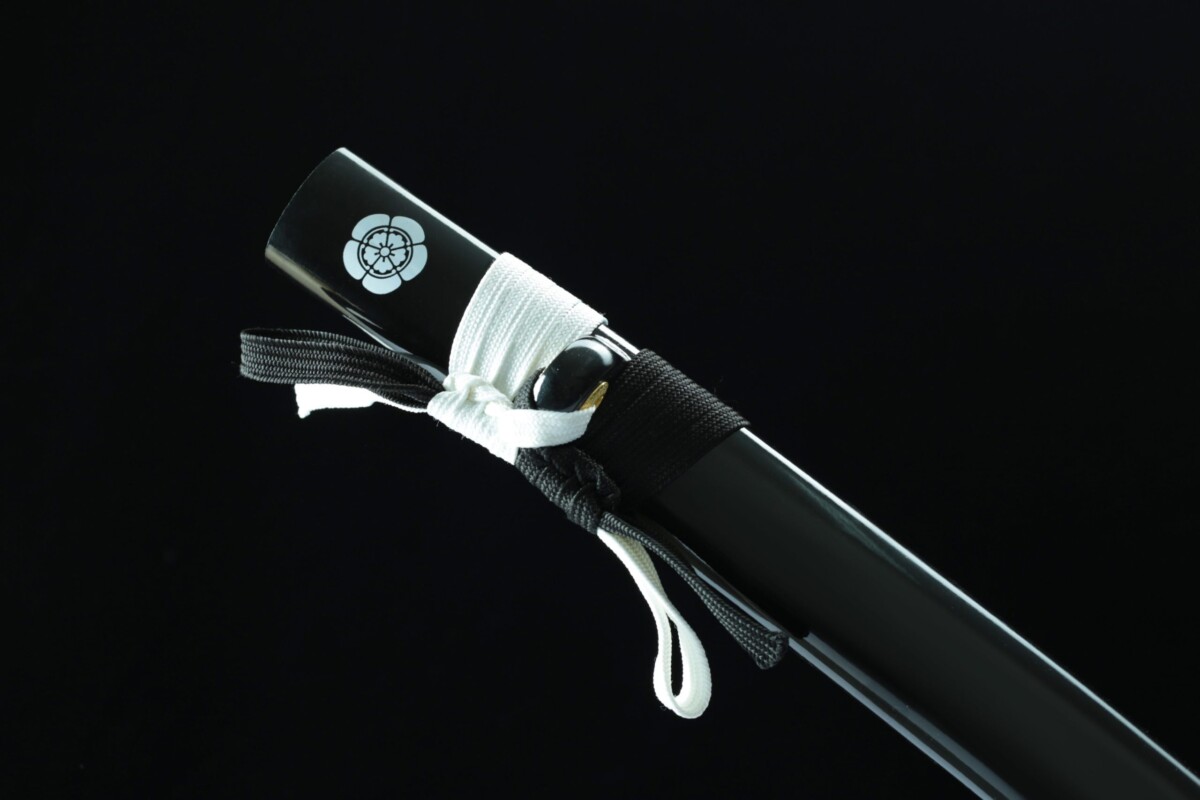 5(20) Katana White Shadow – Lame 72 cm – Acier 1045 – Full Tang – Finition Noir & Blanc
