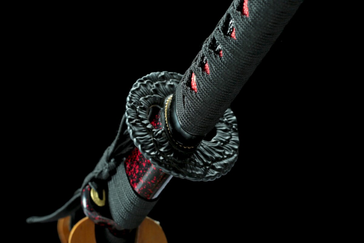 9(6) Katana LLF Blood Shadow – Acier T10 – Lame 72 cm – Full Tang – Trempe à l’huile