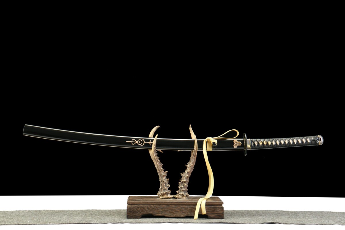 IMG_6700 Katana LLF Black Gold – Acier T10 – Lame 72 cm – Full Tang – Trempe à l’huile