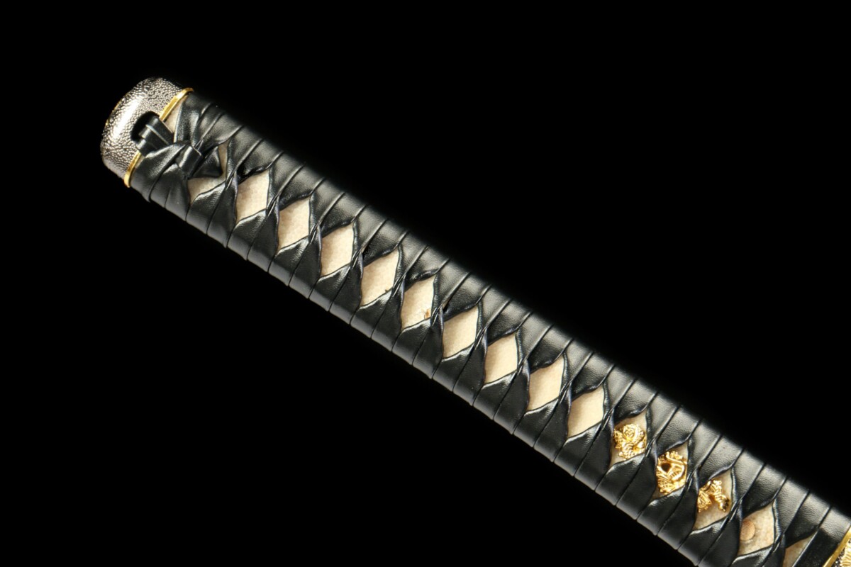 IMG_6724 Katana LLF Black Gold – Acier T10 – Lame 72 cm – Full Tang – Trempe à l’huile