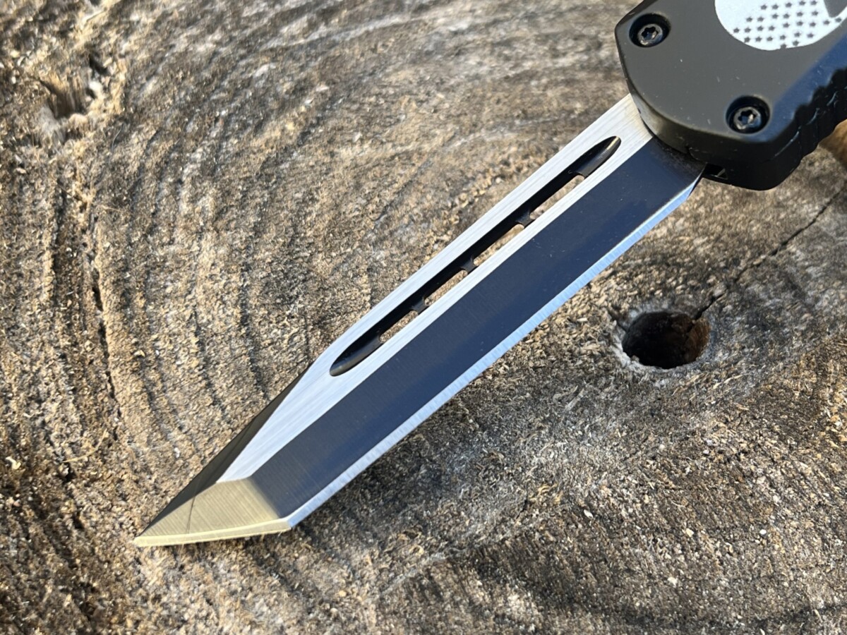 IMG_7323 Couteau automatique Punisher OTF Compact – lame tanto