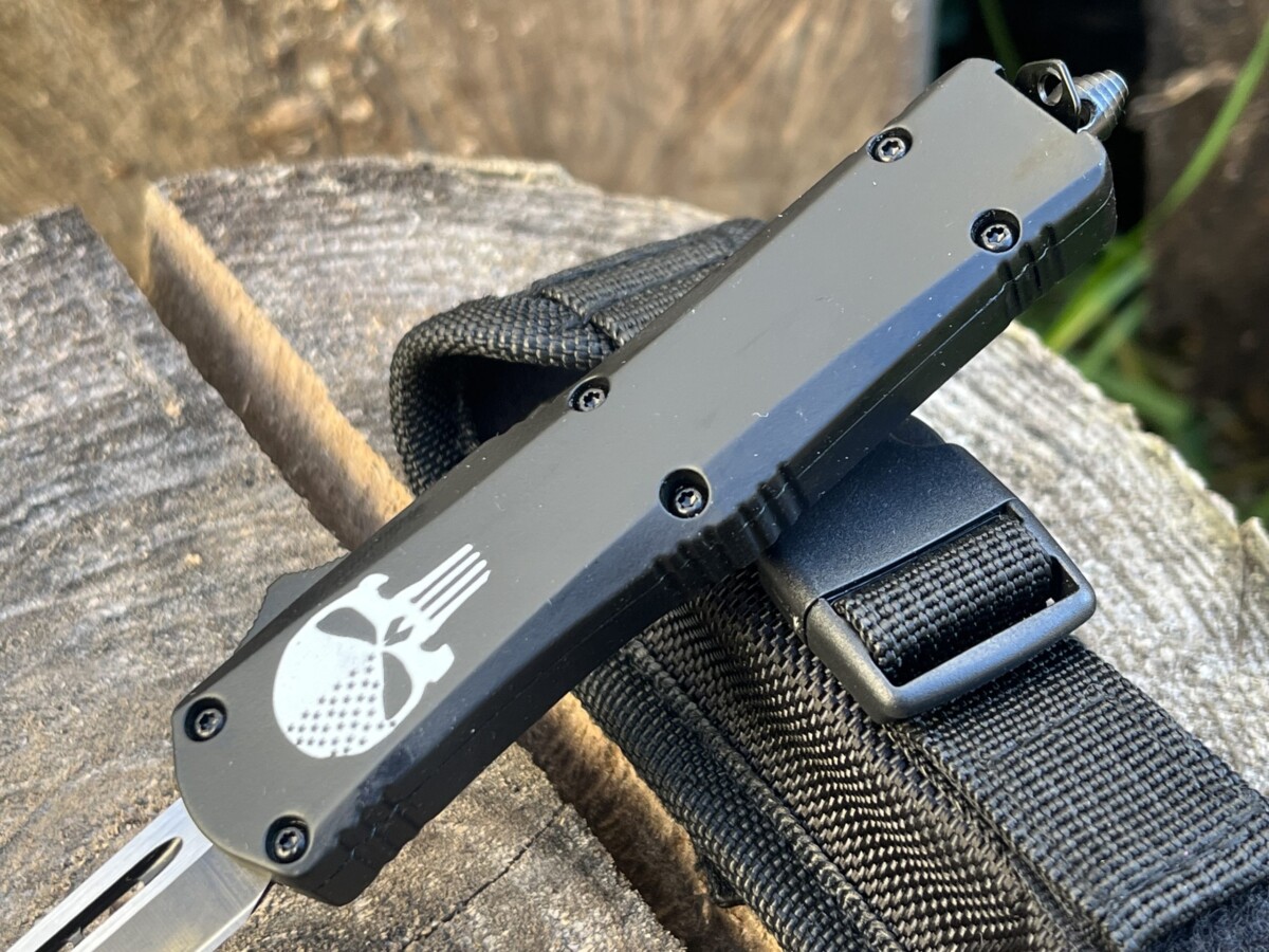 IMG_7324 Couteau automatique Punisher OTF Compact – lame tanto