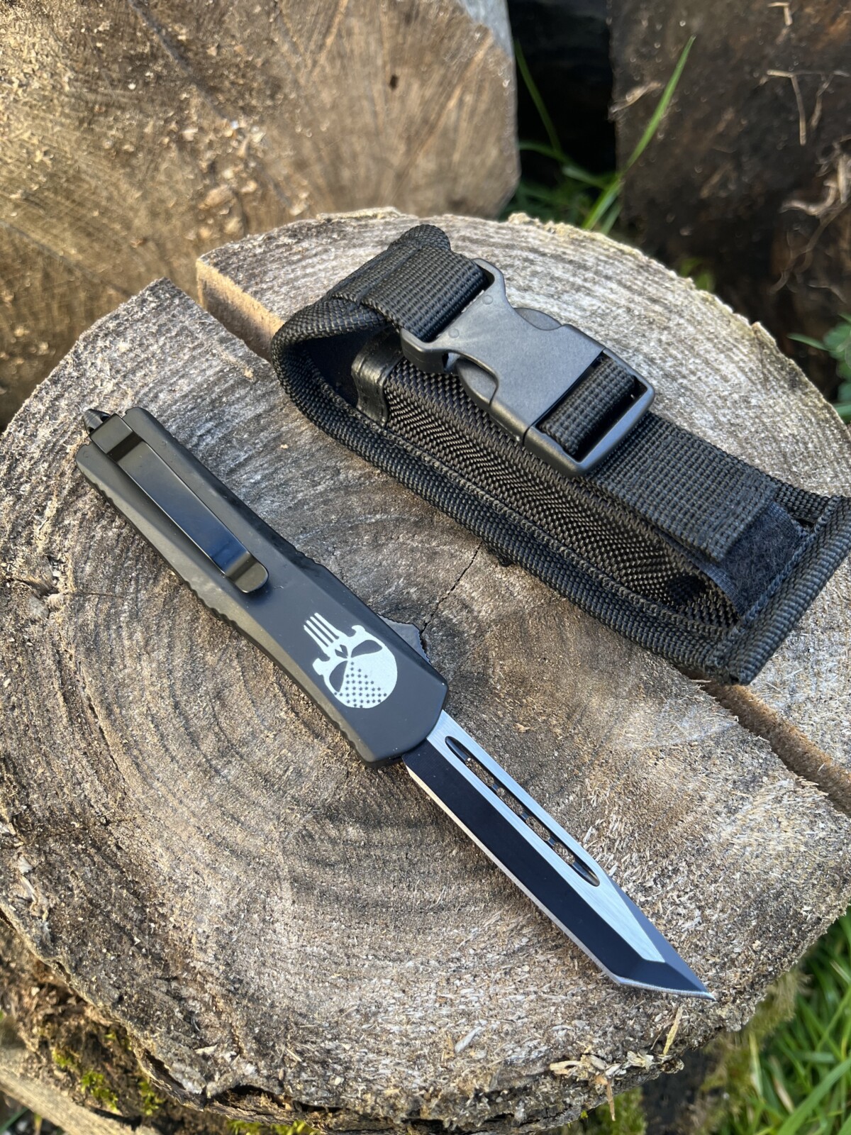 IMG_7325 Couteau automatique Punisher OTF Compact – lame tanto