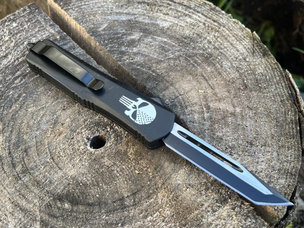IMG_7326 Couteau automatique Punisher OTF Compact – lame tanto