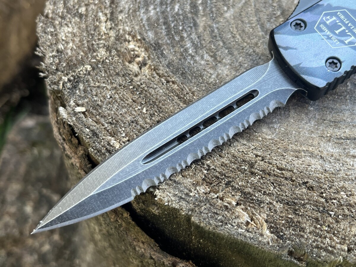 Couteau OTF LLF Urban Frost – Lame Spear 9 cm – Dentelé