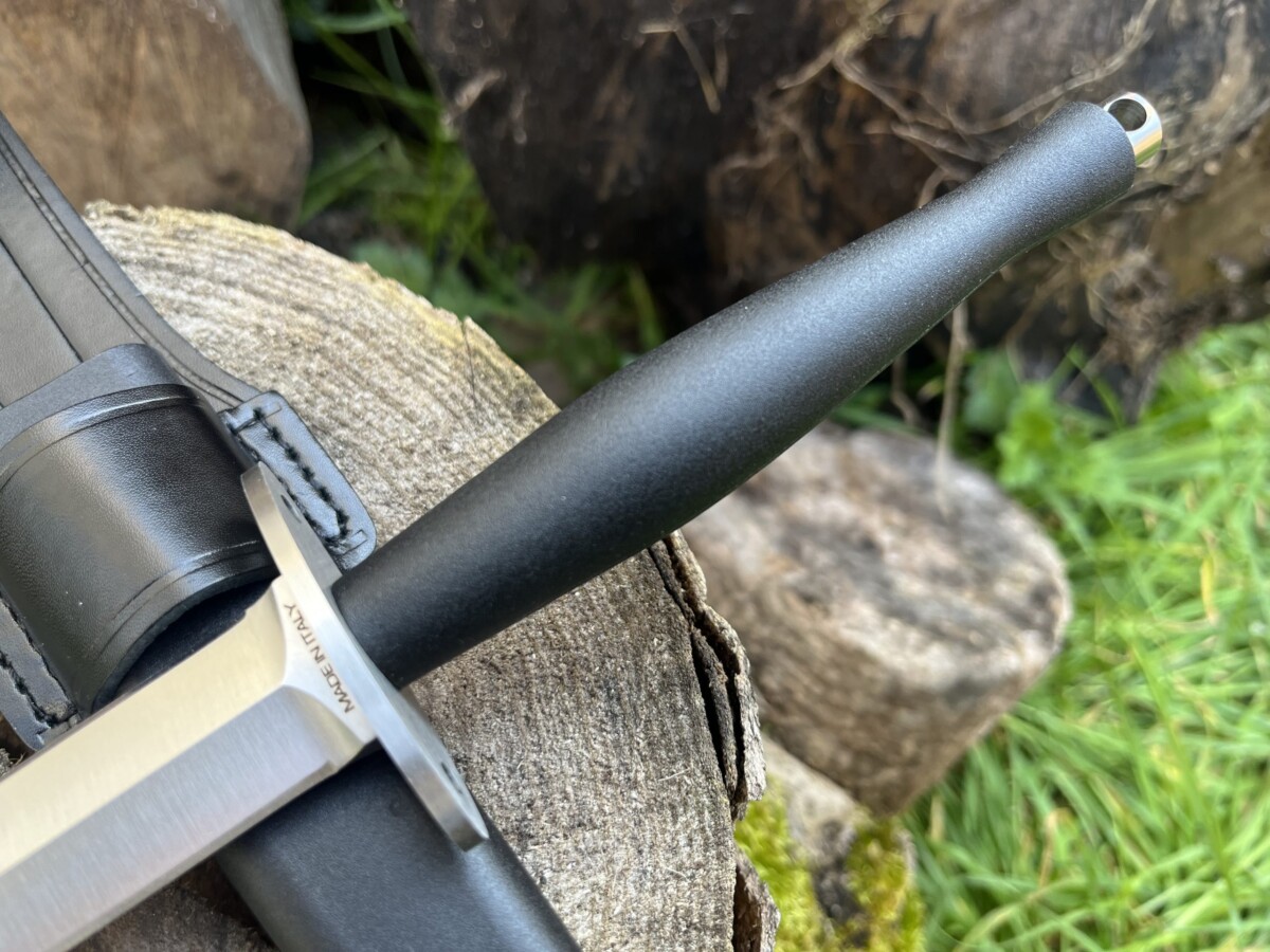 IMG_7401 Dague Black Stinger D2 – Lame 16,2 cm – G10 – Étui cuir tactique