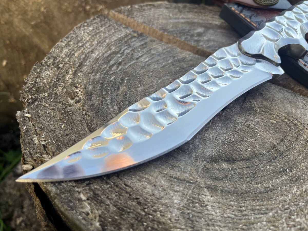 IMG_7407 Couteau martelé VG10 Dragonspire Edge – lame 13,5 cm – étui cuir premium