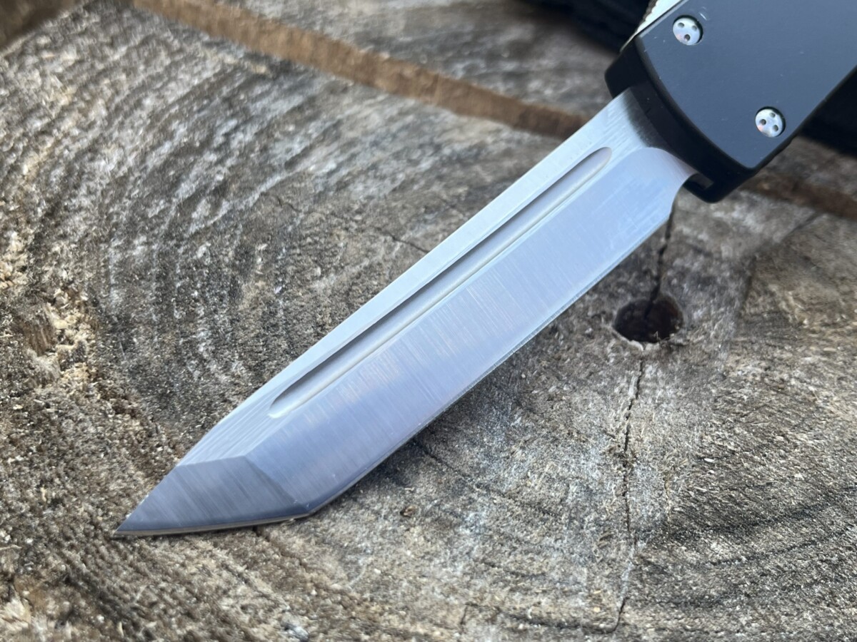 IMG_7453 Couteau automatique OTF RUPTURE Tanto 9 cm D2