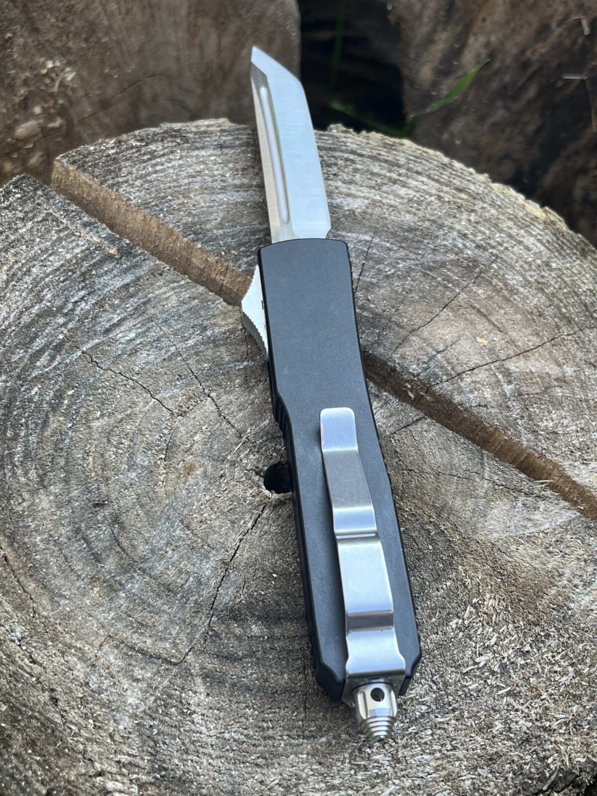 IMG_7456 Couteau automatique OTF RUPTURE Tanto 9 cm D2