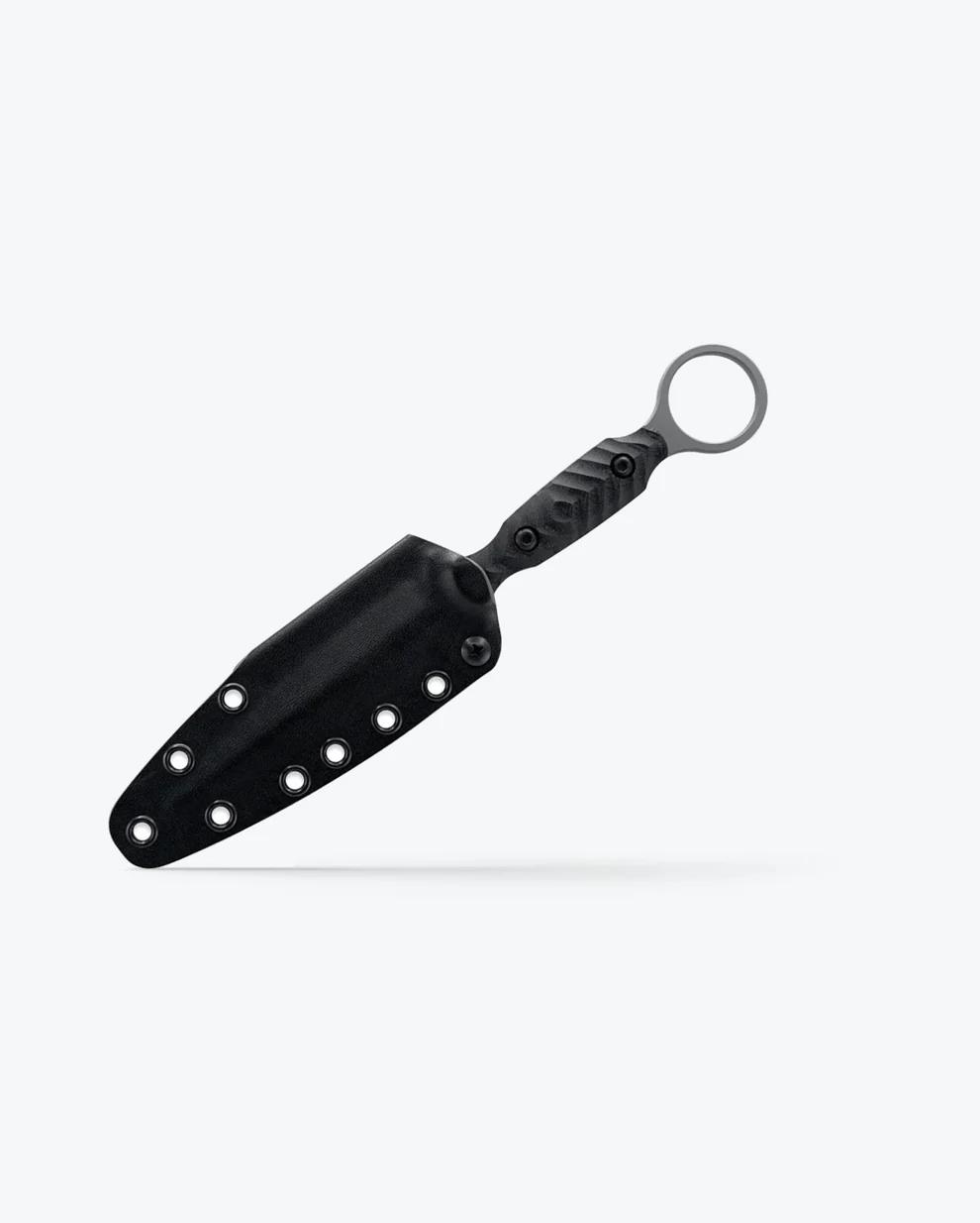 WhatsApp Image 2026-01-19 at 16.16.2 Couteau fixe M390 22 cm – lame spear patinée – manche G10 anneau – étui kydex