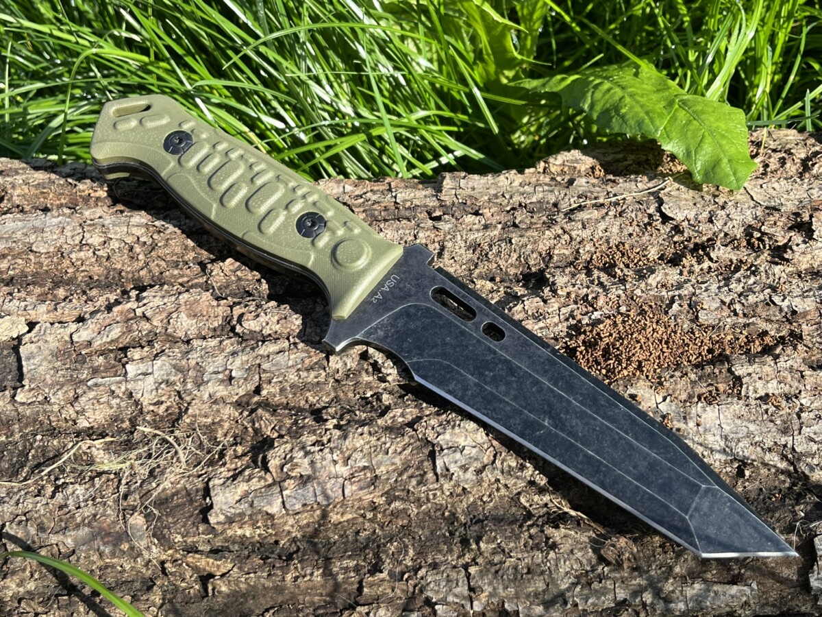 IMG_3396 Couteau TACTICAL KNIVES lame tanto D2 fourreau KYDEX