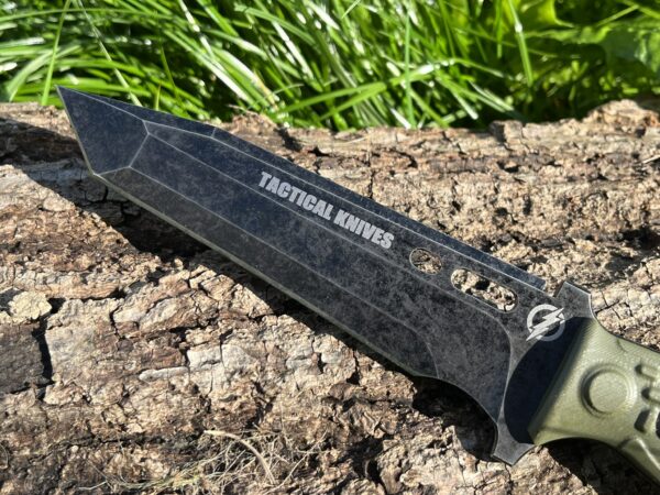 Couteau TACTICAL KNIVES lame tanto D2 fourreau KYDEX