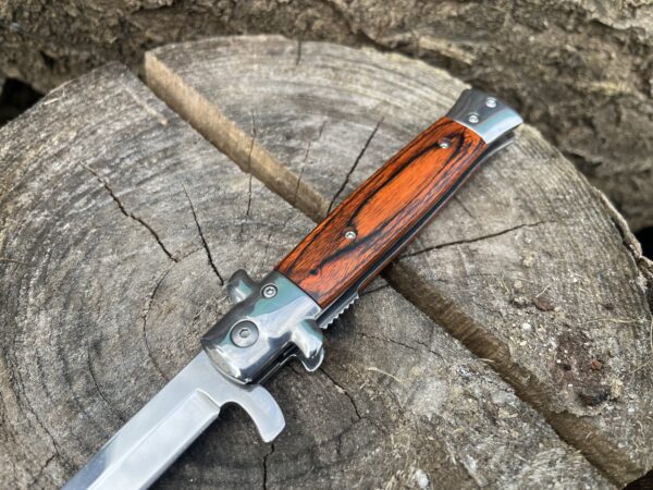 Stiletto ouverture assistée lame miroir 10 cm – élégant et rapide