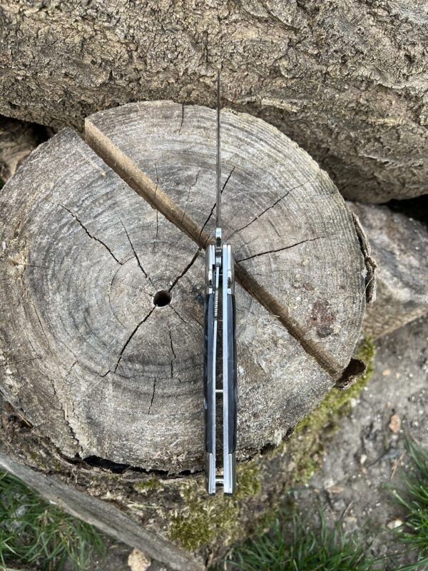 Stiletto ouverture assistée lame miroir 10 cm – élégant et rapide