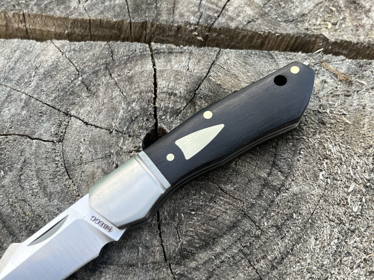 manche noir type ébène couteau pliant
