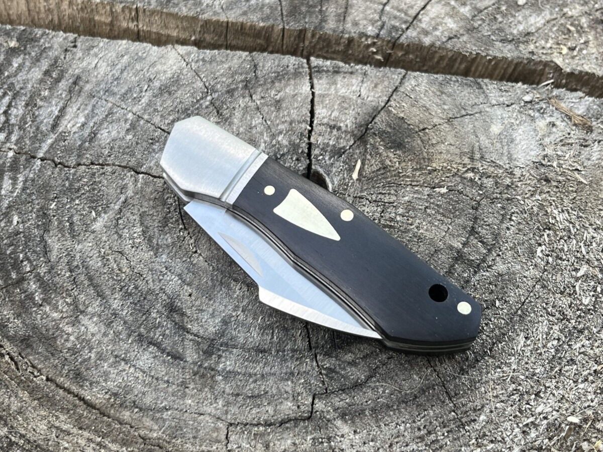 couteau pliant compact hawkbill noir