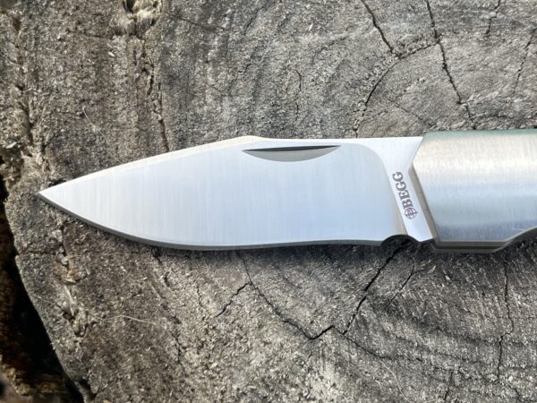 détail lame drop point satinée