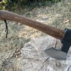 Hache Scandinave acier 1095 lame à barbe avec manche en frêne