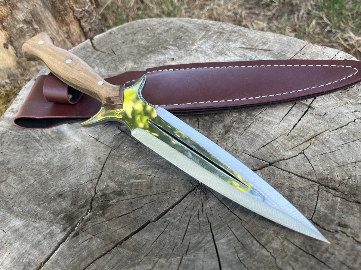 IMG_8877 Dague de chasse 30cm acier X46Cr13 LLF manche noyer étui cuir