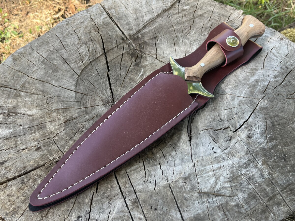 IMG_8881 Dague de chasse 30cm acier X46Cr13 LLF manche noyer étui cuir