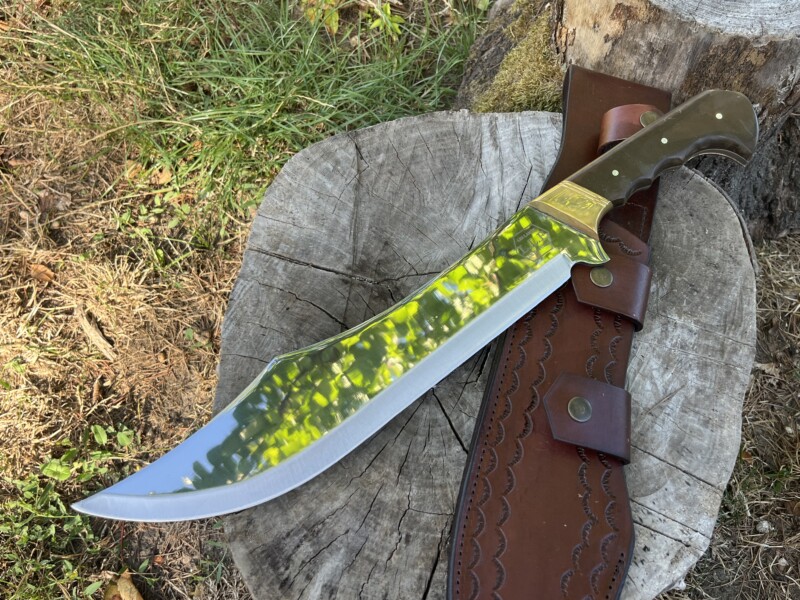 Machette Clip Point X46Cr13 49,5 cm manche noyer LLF