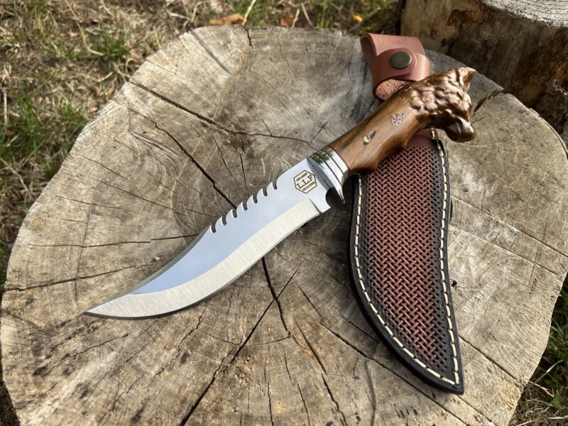 Couteau Tête de Loup LLF X46Cr13 manche noyer sculpté