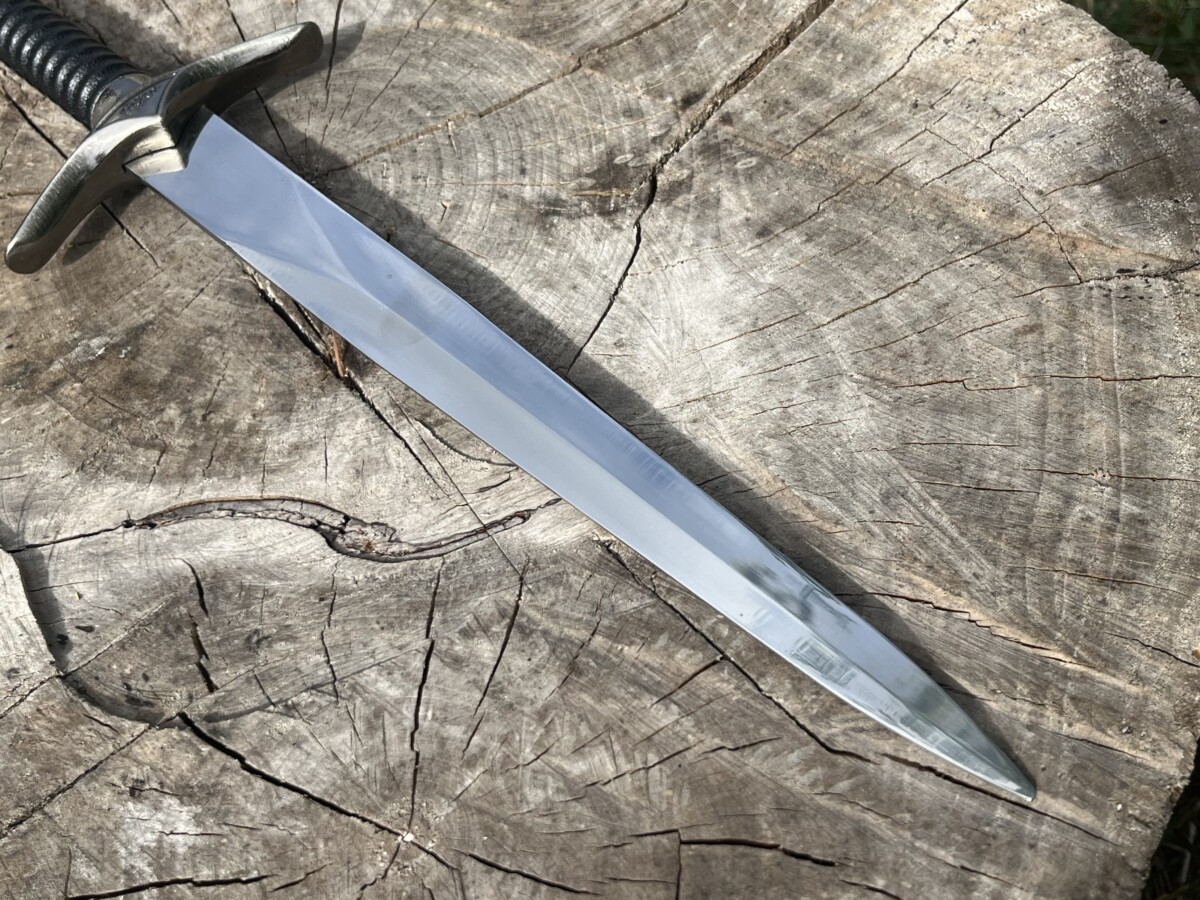 Épée miniature nordique 36 cm lame acier carbone garde runique avec fourreau