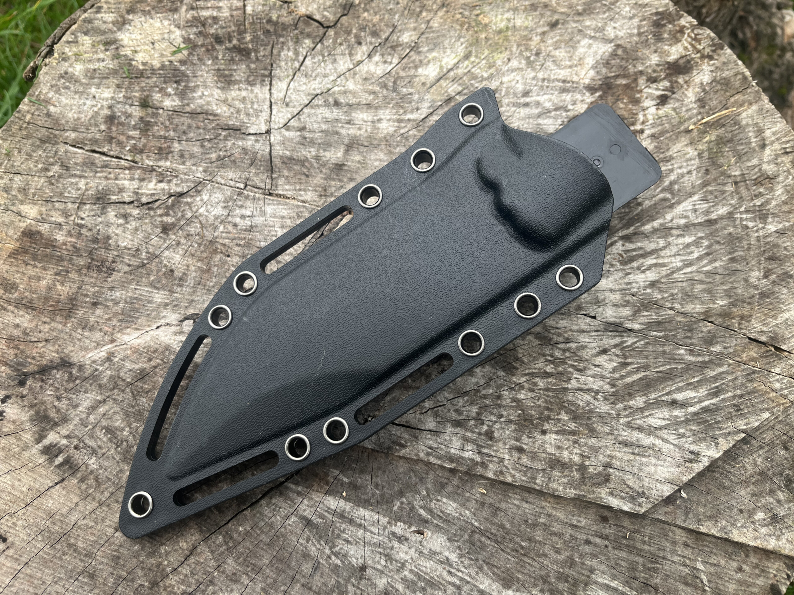 Étui Kydex rigide noir du couteau Blade Hero Tracker