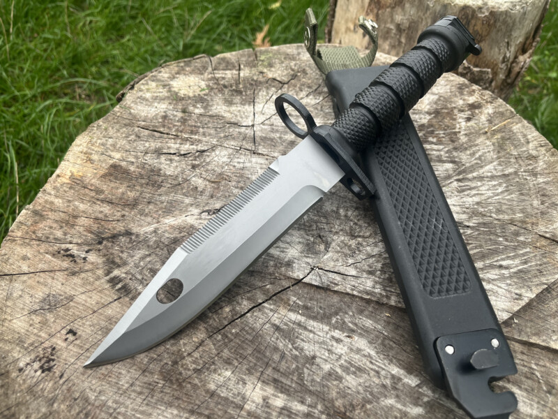 Couteau baïonnette 420HC de 30 cm avec lame Clip Point et étui Kydex