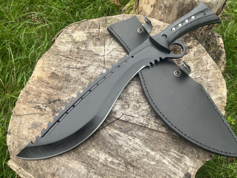 Kukri moderne 420HC BLACK TITAN avec étui noir