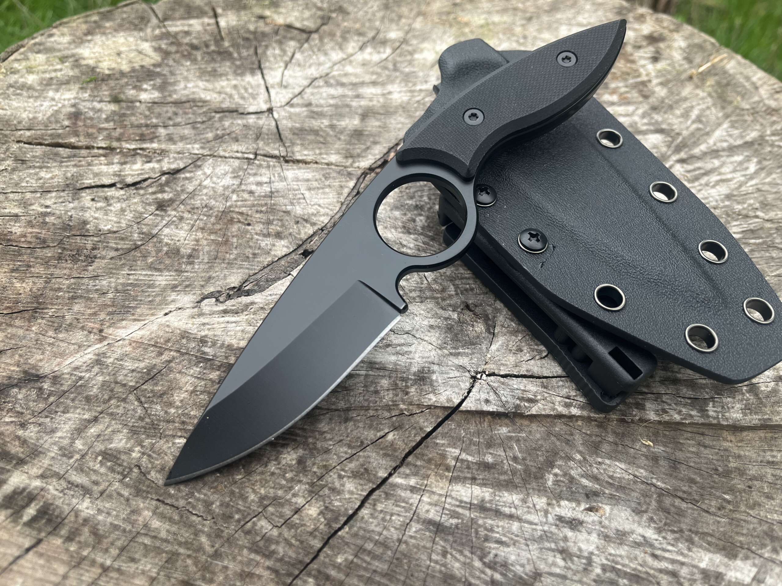 Couteau fixe compact 420HC SHADOW RING noir avec étui Kydex