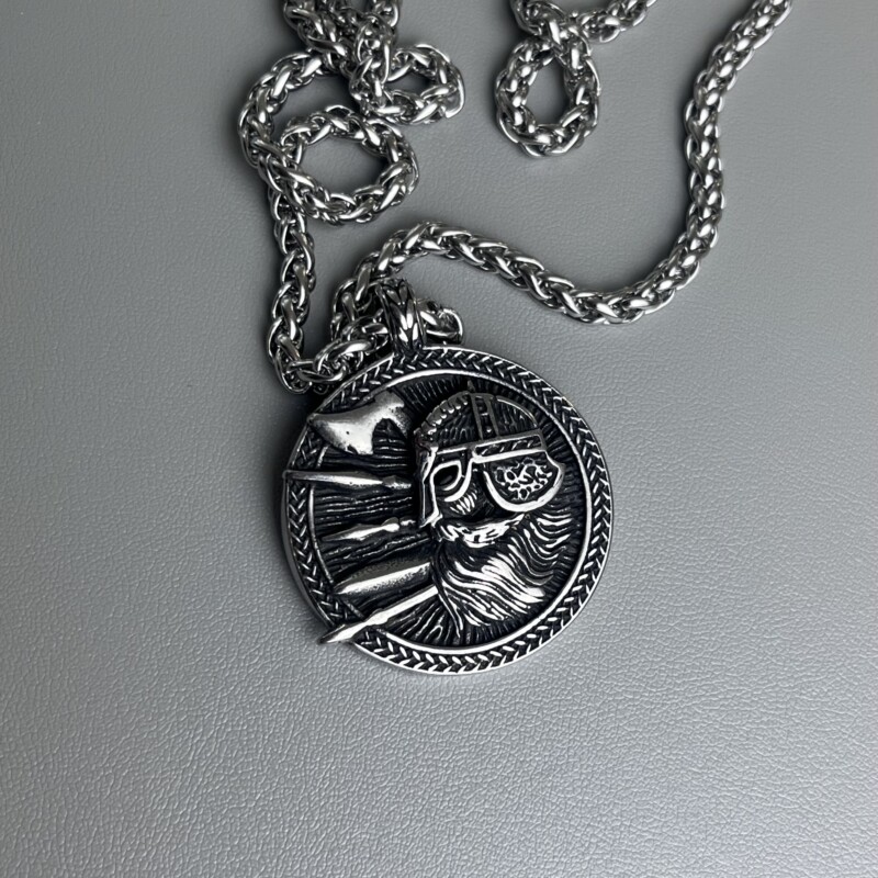 Collier Viking Guerrier d'Odin en acier inoxydable 316L, pendentif rond avec casque et chaîne de 60 cm